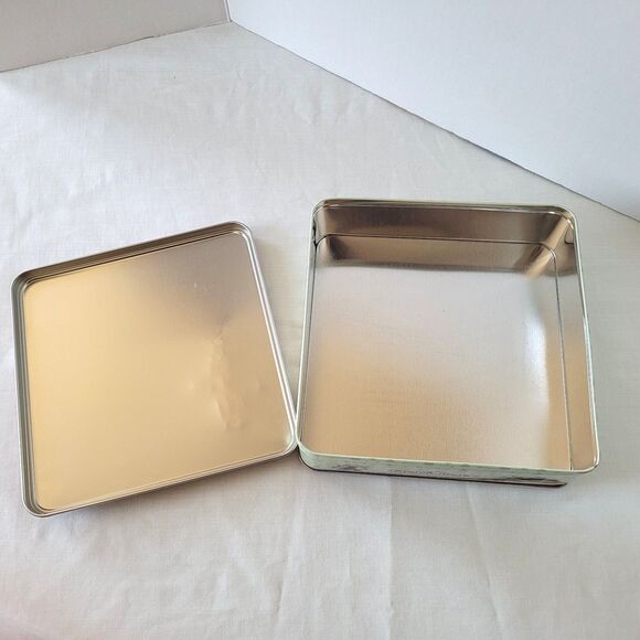 Vintage 1997 Monopoly Cookie Tin Collector’s Tin - Picture 9 of 11